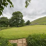 Dom wakacyjny Hilltop House By Birch