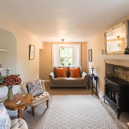 بيت للعطل Hilltop House By Birch Starbotton