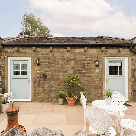 Hilltop House By Birch *