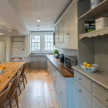 Hilltop House By Birch * Starbotton