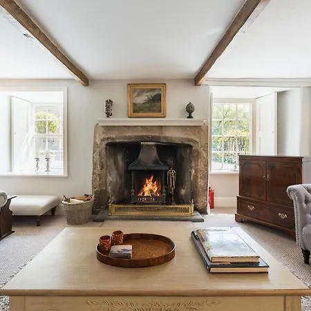 Hilltop House By Birch Сasa de vacaciones