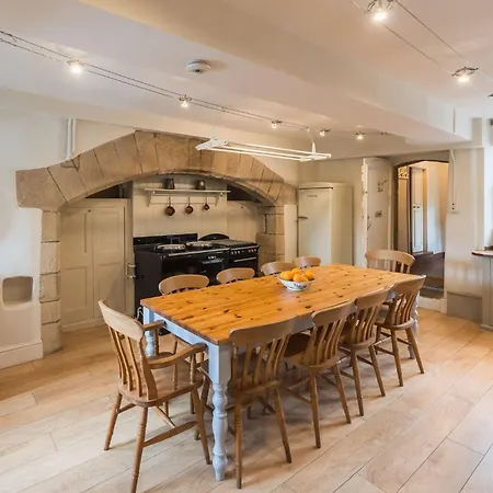 Hilltop House By Birch Сasa de vacaciones