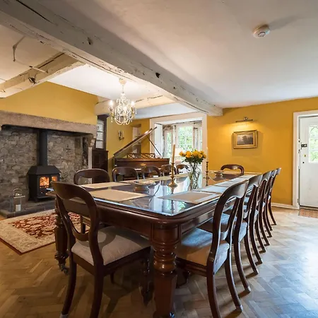 Hilltop House By Birch Сasa de vacaciones *