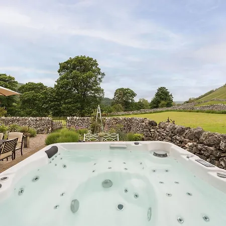 Сasa de vacaciones Hilltop House By Birch